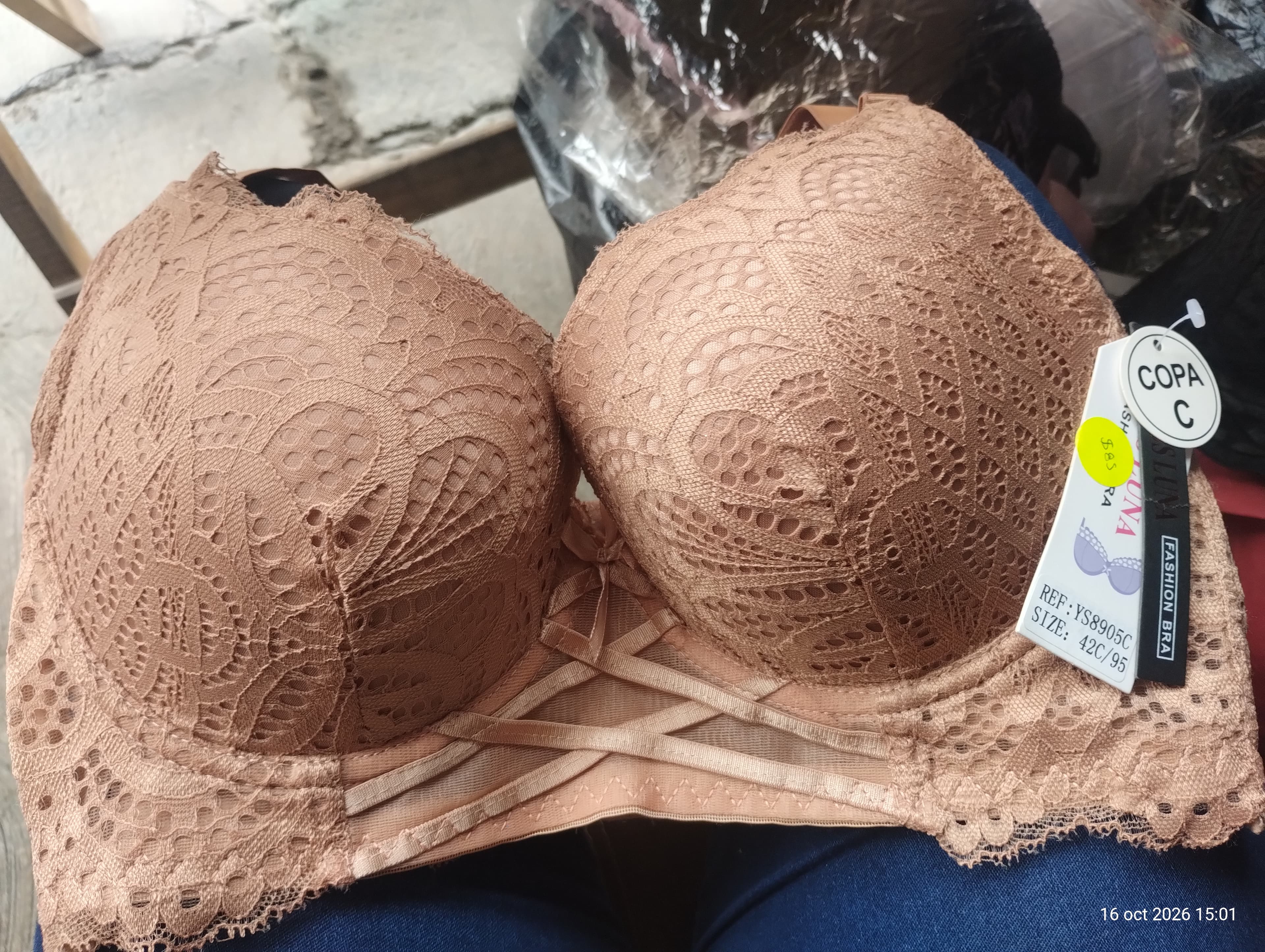Brasier Fashion Bra de encaje con tiras cruzadas, copa C